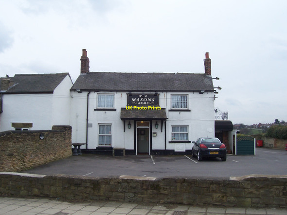 Photo 6"x4" The Masons Arms at Thorpe Hesley Thorpe Hesley c2010