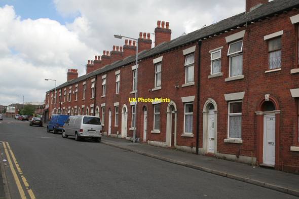 Photo 6"x4" Main Road Chadderton c2010