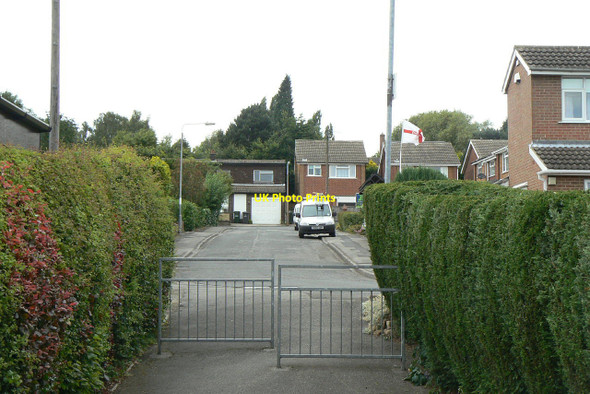 Photo 6"x4" Footpath to Victoria Close Arnold\/SK5945 c2010