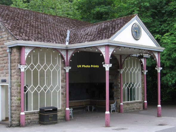 Photo 6"x4" Matlock Bath - shelter on North Parade Matlock c2010