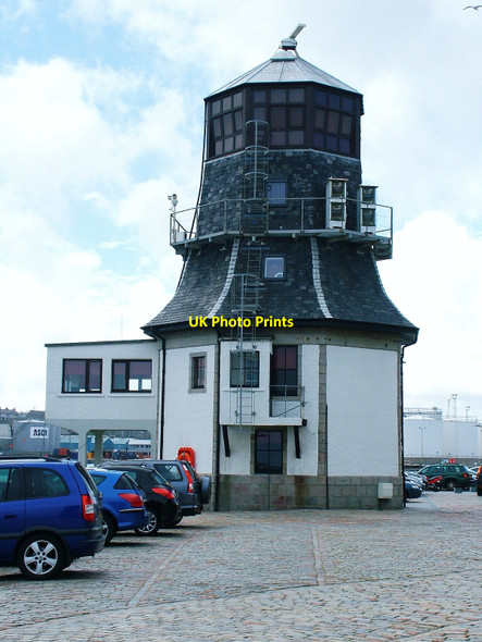 Photo 6"x4" Old Marine Operations Centre, Aberdeen Torry\/NJ9505 c2010