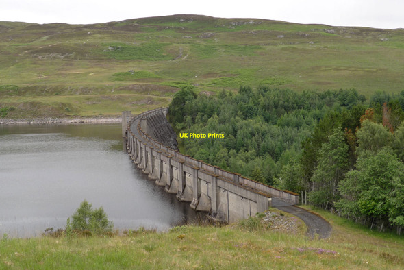 Photo 6"x4" Errochty Dam from the south Trinafour c2010