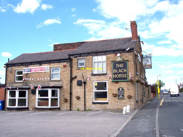 Photo 6"x4" The Black Horse public house at Moss Bank Billinge c2010
