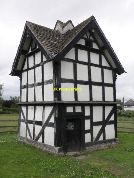Photo 6"x4" The Dovecot, at Luntley Court Bearwood\/SO3856 c2010