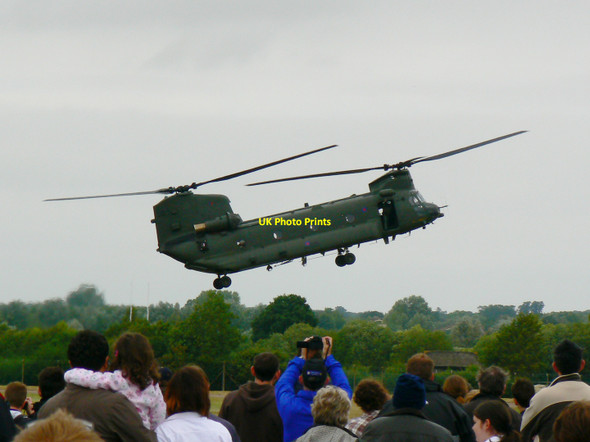 Photo 6"x4" Boeing Chinook, RIAT 2010, Fairford Fairford c2010