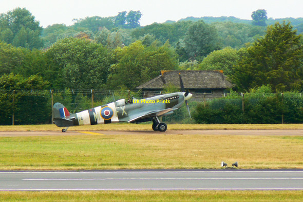 Photo 6"x4" Spitfire, Battle of Britain Memorial Flight, RIAT Fairford 2010 Fairford c2010