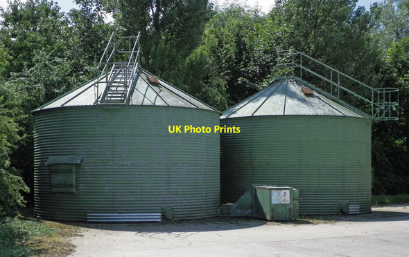 Photo 6"x4" Storage Silos near Field House Farm Goxhill\/TA1021 c2010