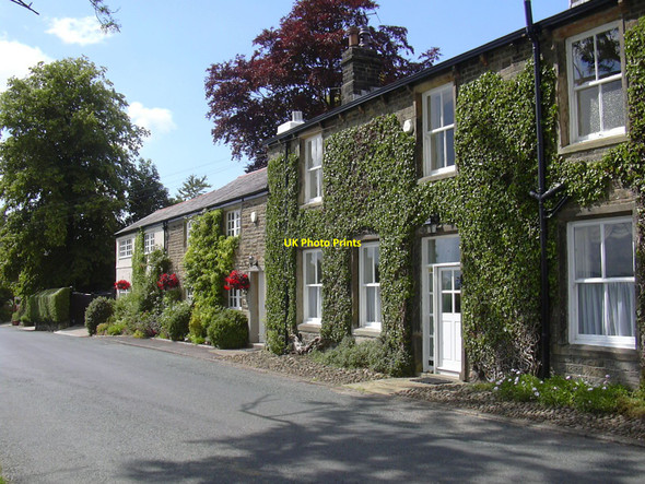 Photo 6"x4" Cottages, Whins Lane, Read, Lancashire Read c2010