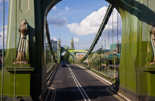 Photo 6"x4" Crossing Hammersmith Bridge Hammersmith\/TQ2279 c2010