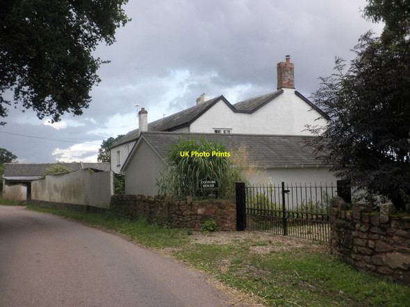 Photo 6"x4" Coombe House Higher Weaver c2010