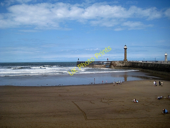 Photo 6"x4" West pier and lighthouse Whitby\/NZ8910 c2009