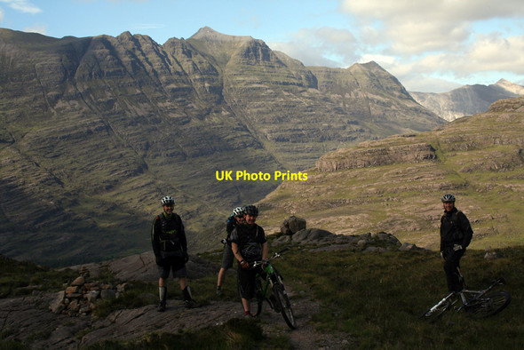 Photo 6"x4" Mountain bikers on Bealach na Lice Annat\/NG8954 c2010