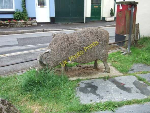 Photo 6"x4" Sculpture of a Black Faced Sheep, Moretonhampstead Moretonhampstead c2009