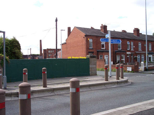 Photo 6"x4" Swan Meadow Road crosses the River Douglas Ince in Makerfield c2010