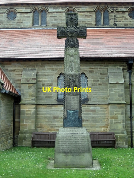 Photo 6"x4" War memorial,  south of  St Stephens, Thorpe Road Fylingthorpe c2010