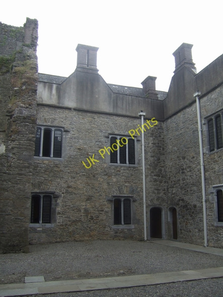 Photo 6"x4" Ormonde Castle - Manor house courtyard Carrick-on-Suir c2009