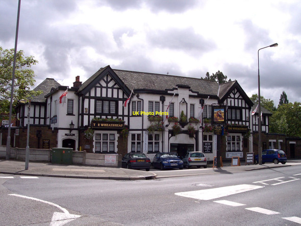 Photo 6"x4" The Wheatsheaf public house on Mill lane Sutton Leach c2010