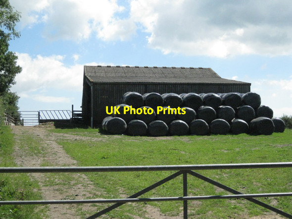 Photo 6"x4" Barn and bales at New Barn Harberton c2010