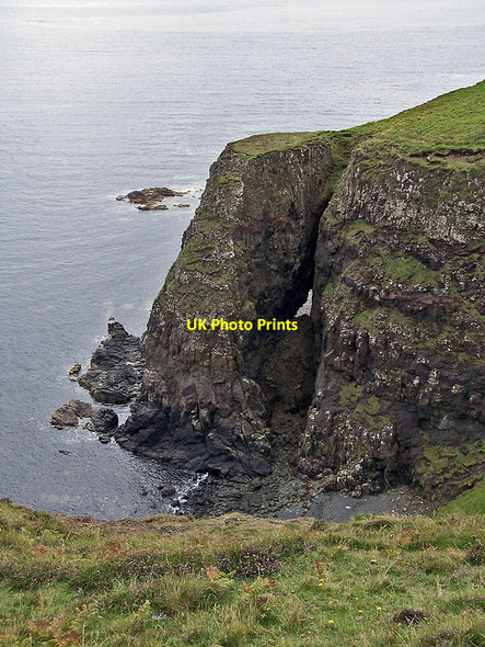 Photo 6"x4" Natural arch Loch an Fhridein c2010