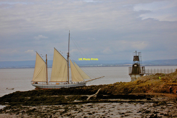 Photo 6"x4" The sail ship Irene passing Battery Point, Portishead Woodhill\/ST4677 c2010