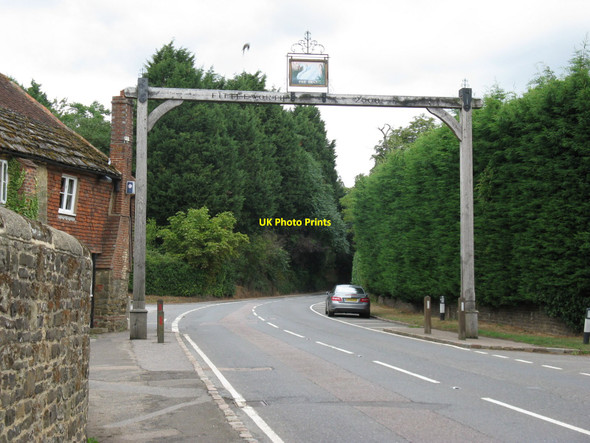 Photo 6"x4" Fittleworth Millennium gateway and the Swan Inn sign Churchwood c2010