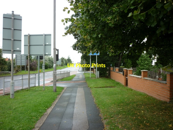 Photo 6"x4" A walk from Oulton Church #27 Austhorpe c2010