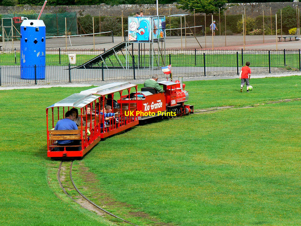 Photo 6"x4" Train in Clevedon Clevedon c2010