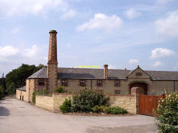 Photo 6"x4" A decorative chimney at Rainford Rainford c2010