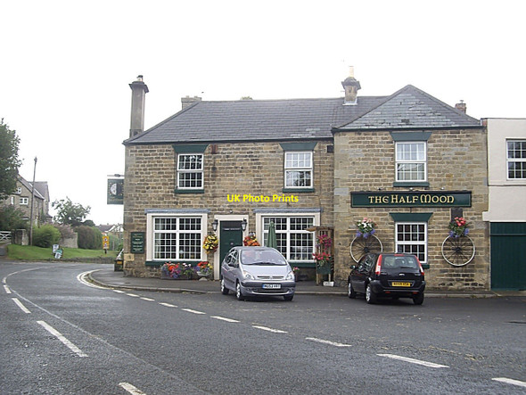 Photo 6"x4" The Half Moon, Barton Barton\/NZ2308 c2010