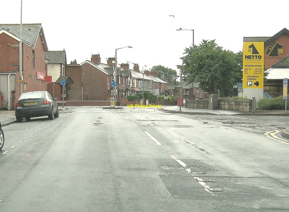 Photo 6"x4" On School Lane approaching a mini-roundabout Leyland c2010