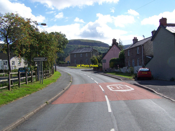 Photo 6"x4" Hillside Road, Llangattock Dardy c2010