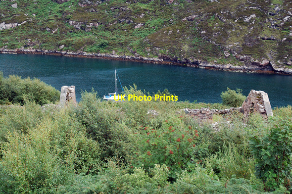 Photo 6"x4" Ruined cottage overlooking Caol Fladda Torran\/NG5949 c2010