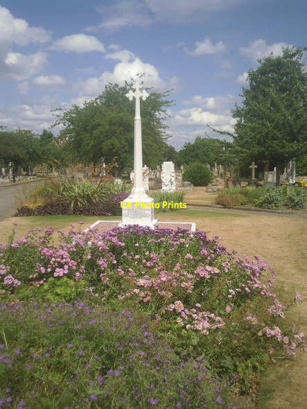 Photo 6"x4" In Erith Cemetery Erith c2010