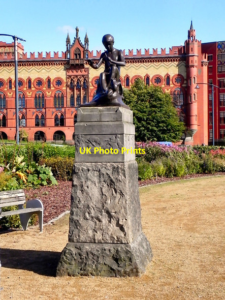 Photo 6"x4" Glasgow Green Sculpture Garden - Children At Play (Springtime) Statue Glasgow c2010