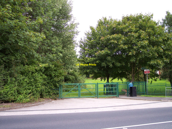 Photo 6"x4" Entrance to Stadt Moers Country Park Prescot c2010