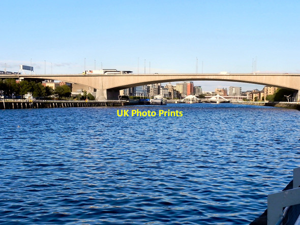 Photo 6"x4" River Clyde, Kingston Bridge Glasgow c2010