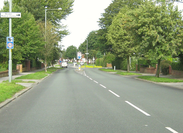Photo 6"x4" Mini-roundabout, Fox Lane Leyland c2010