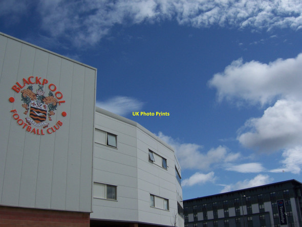 Photo 6"x4" Balloons at Bloomfield Road, Blackpool Blackpool\/SD3136 c2010