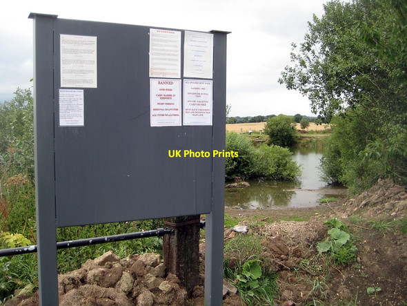 Photo 6"x4" Fishing lake (5) Normanton\/SE3822 c2010
