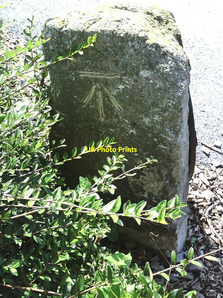 Photo 6"x4" Benchmark on back of milestone on Abingdon Road Oxford\/SP5106 c2010