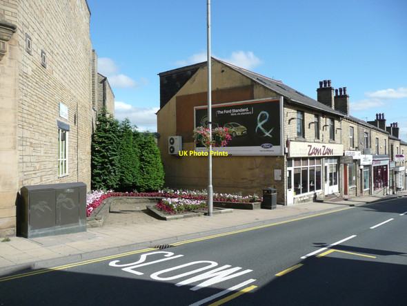 Photo 6"x4" Public garden, Victoria Road, Elland Elland c2010