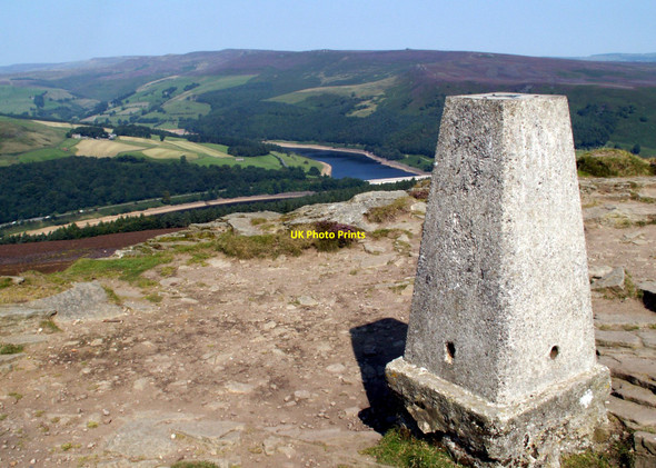 Photo 6"x4" Win Hill Trig Point Ashopton c2010