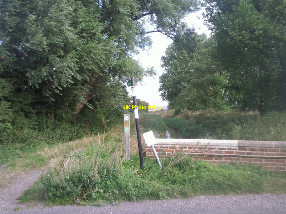 Photo 6"x4" Footpath out on to Romney Marsh St Mary's Bay\/TR0827 c2010