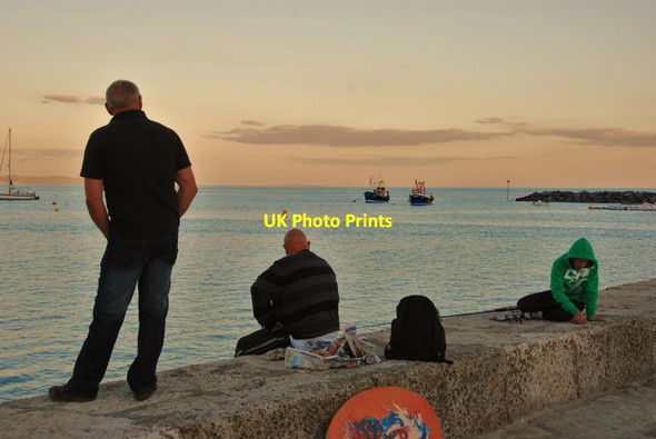 Photo 6"x4" Lyme Regis Harbour: Fishing at Sunset Lyme Regis c2010