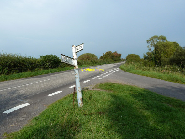 Photo 6"x4" Junction to Wick - with sign that has seen better days. Batch c2010