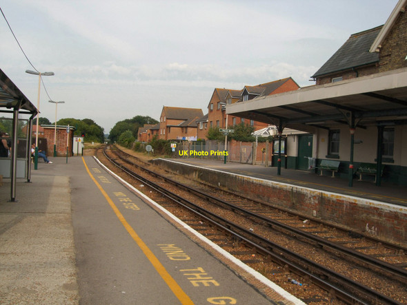 Photo 6"x4" Sandown station Platforms Sandown c2010