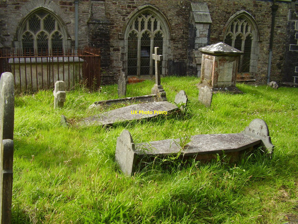 Photo 6"x4" A reminder of our mortality Bridgend\/SX5548 c2010