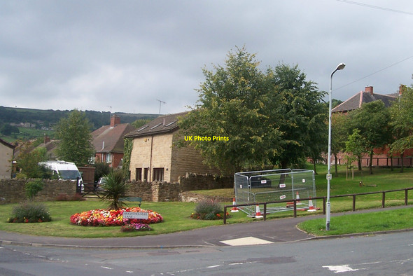 Photo 6"x4" Safety First at the junction of Main Road and Brightholmlee Lane, Wharncliffe Side, near Oughtibridge - 1 Wharncliffe Side c2010