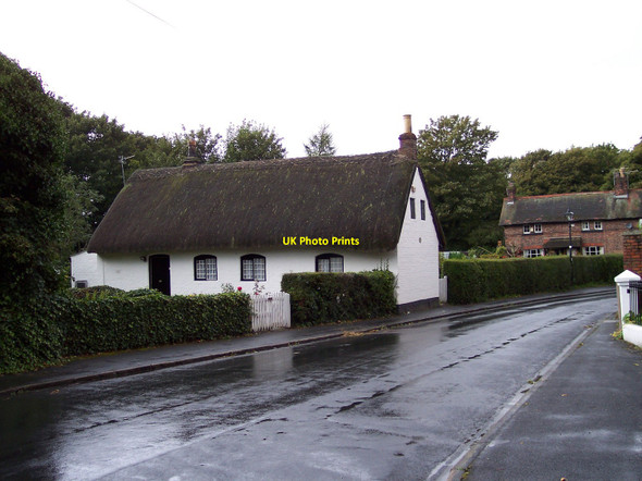 Photo 6"x4" The thatched cottage where the  Childe of Hale  once lived Hale\/SJ4682 c2010