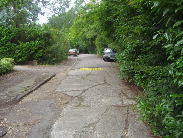 Photo 6"x4" Access road for houses, Hendon Wood Lane Edgware c2009